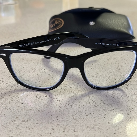 Ray Ban Wayfarer glasses - Picture 2 of 3